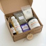 Lavender cold process soap making kit with vegetable oils, lavender essential oil, purple pigment and dried lavender