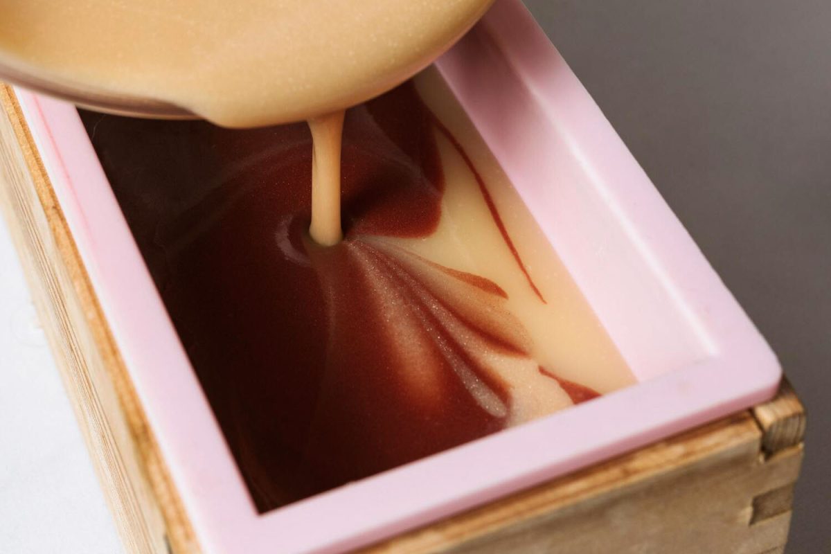 Comparison of cold process, hot process, melt and pour, rebatch, and liquid soap making methods